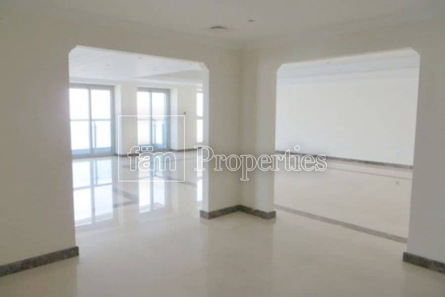 11 Amazing 4-Bedroom Penthouse with Sea view!