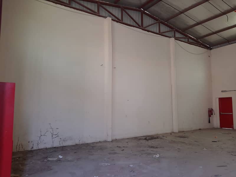 Umm Al Quwain 2,350 sq. Ft warehouse insulated and high ceiling available for rent
