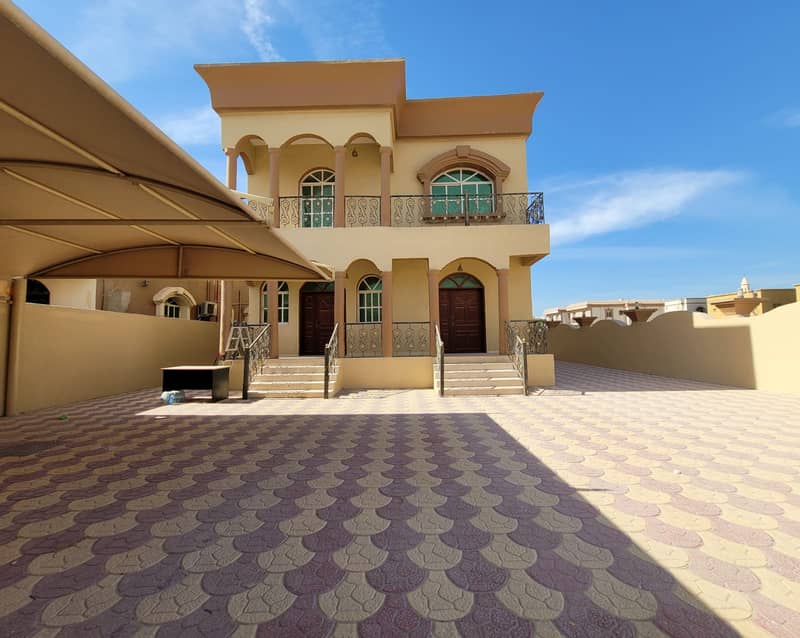 VILLA AVAILBLE FOR RENT 5 BEDROOMS WITH MJLIS HALL IN AL RAWDA 1 AJMAN RENT 70,000/- AED YEARLY
