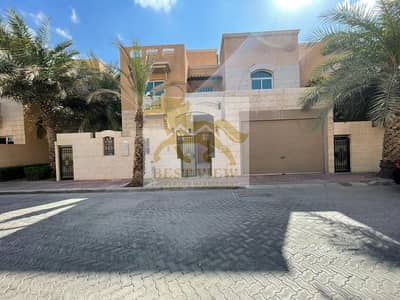 4 Bedroom Villa for Rent in Al Mushrif, Abu Dhabi - Spacious Villa 4 Bedrooms with  Garden .