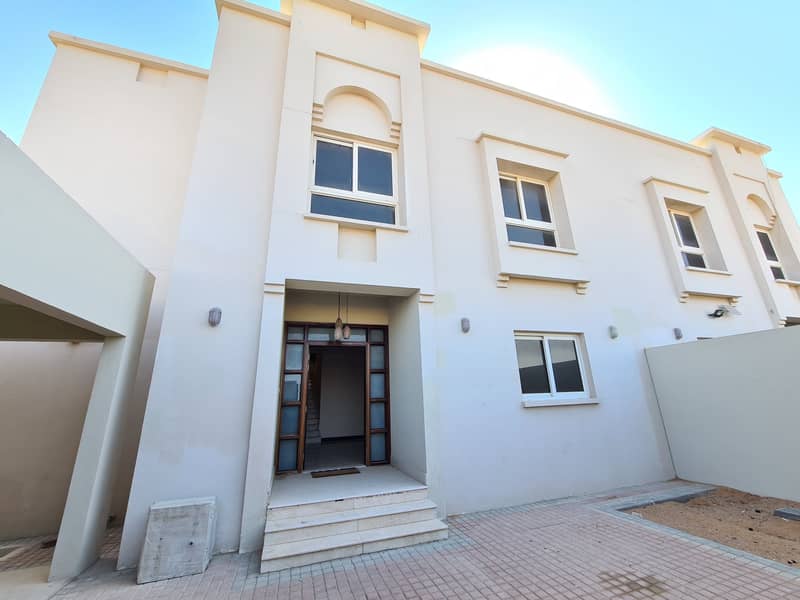Spacious 4bhk villa with maid room |Rent 85000 Aed |Parking free| Al Barashi area