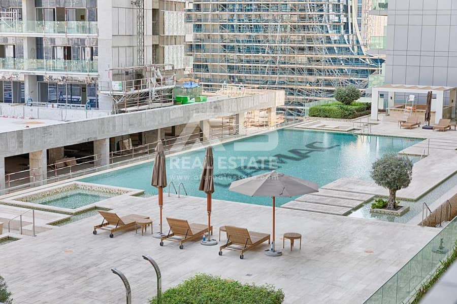 Designer 1BR  Apartment | Pool View | Majestine Tower