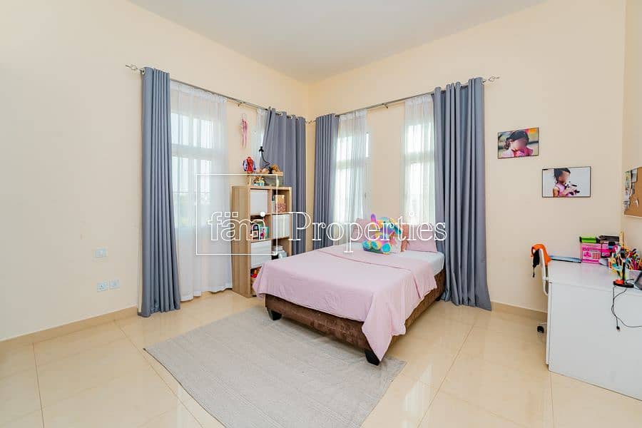 18 What a STEAL! 5BR Rahat Next to Pool & Park!