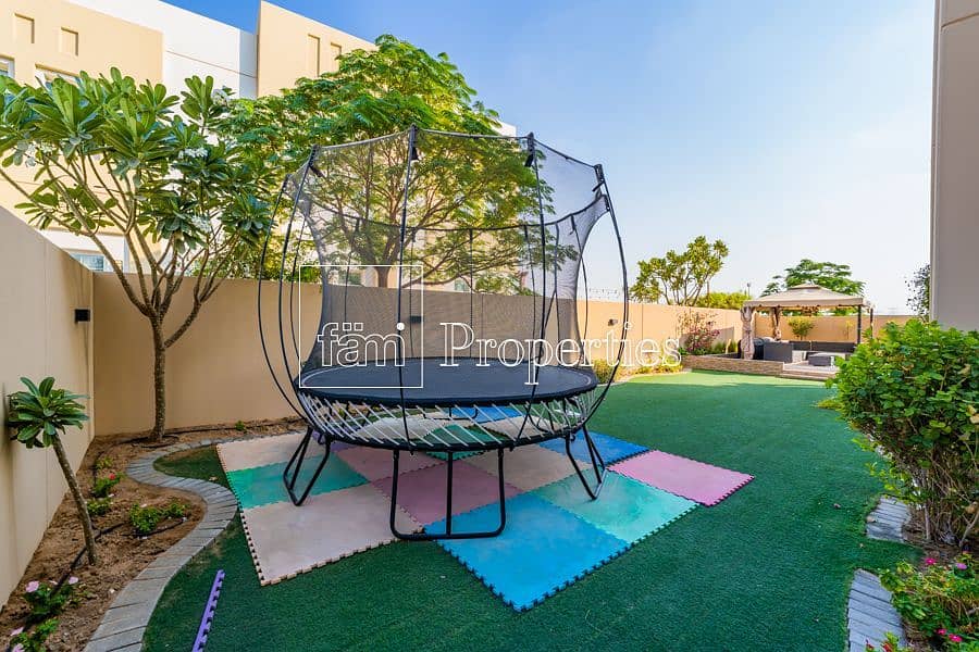 27 What a STEAL! 5BR Rahat Next to Pool & Park!