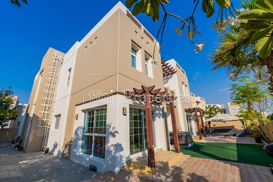 28 What a STEAL! 5BR Rahat Next to Pool & Park!