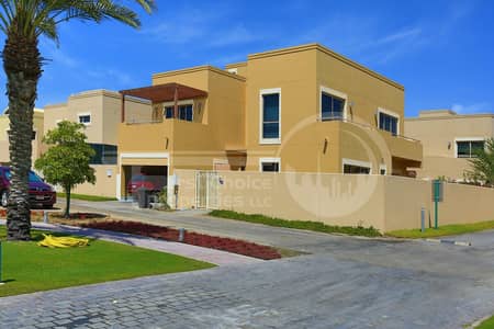 4 Bedroom Villa for Sale in Al Raha Gardens, Abu Dhabi - Huge Villa with Private Swimming Pool.