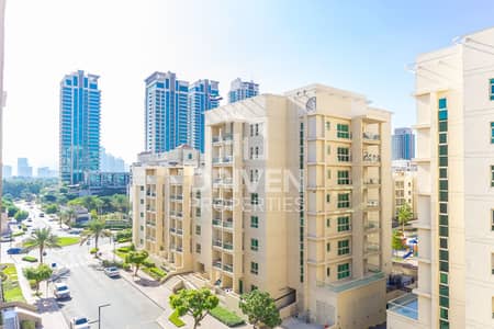 1 Bedroom Flat for Sale in The Greens, Dubai - Well-managed and Impressive Apt | Vacant