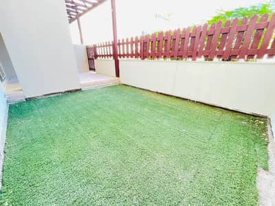 1 Bedroom Flat for Rent in The Greens, Dubai - HUGE COURTYARD | MAINTAINED | GROUND FLOOR