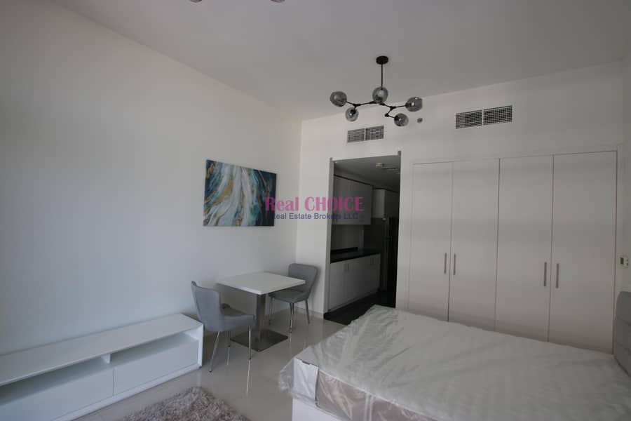 Fully Furnished Studio| Ready-to-move-in | Balcony