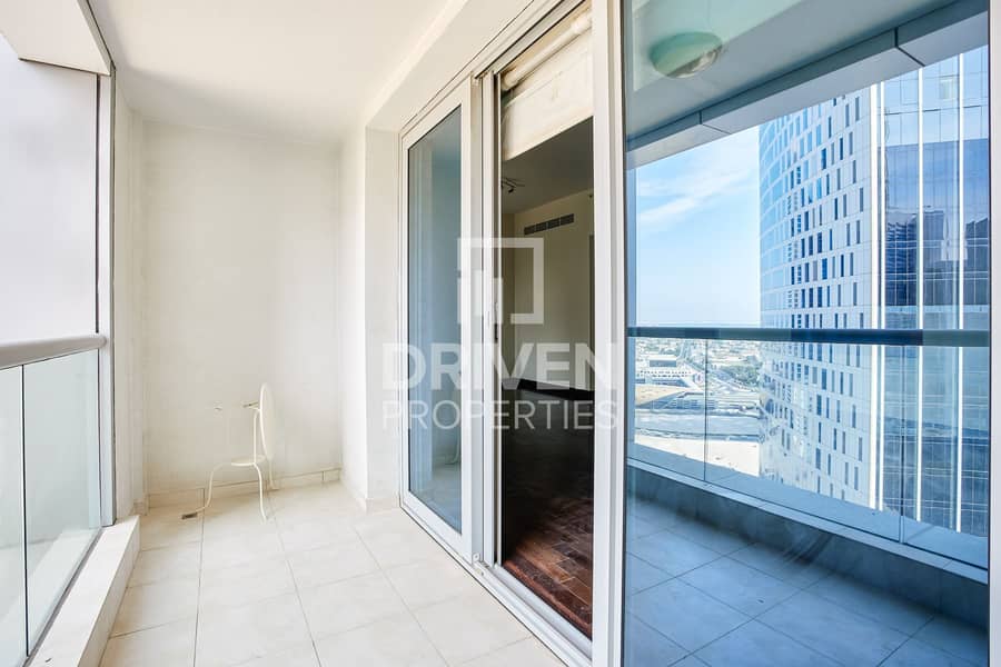 18 On High Floor | Vacant | Outstanding Apt