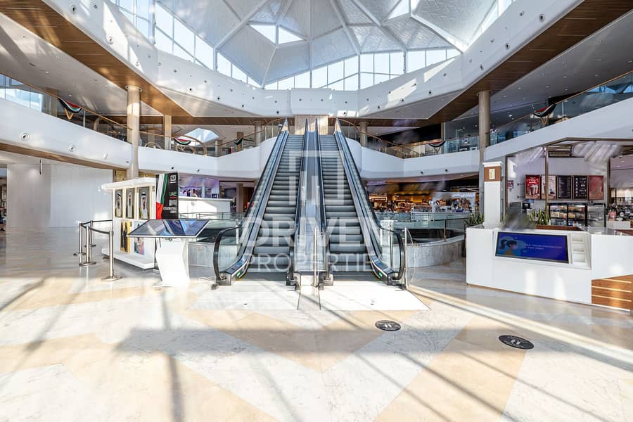 11 Premium Retail Space and Inside The Mall
