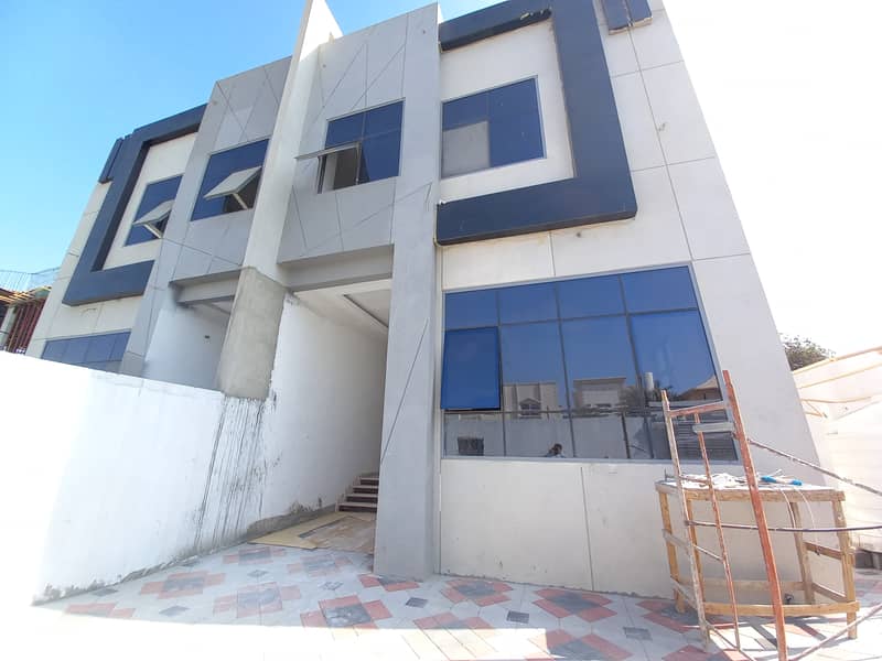 Brand New Luxurious 4BR Villa With Maid's Room In Just 90k ,Al Azra ,Shj