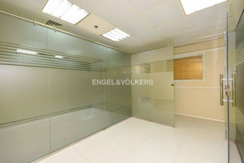 4 Partition Units | Near Metro | Prominent Bldg.