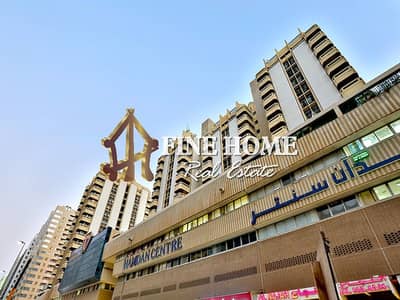 مبنی تجاري  للبيع في شارع حمدان، أبوظبي - للبيع برج 17 طابق تطل على شارعين | 34 شقة