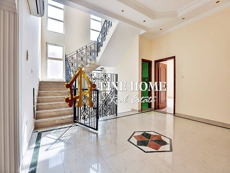 23 Villa 7BR + wide Garden with Private Entrance