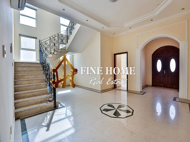 25 Villa 7BR + wide Garden with Private Entrance