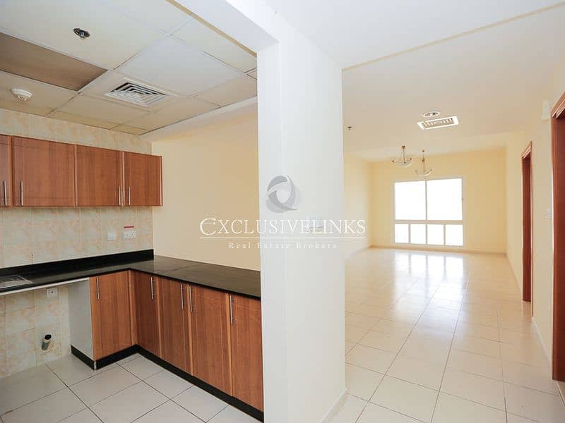 LARGE 1 BEDROOM | POOLVIEW | AVAILABLE NOW
