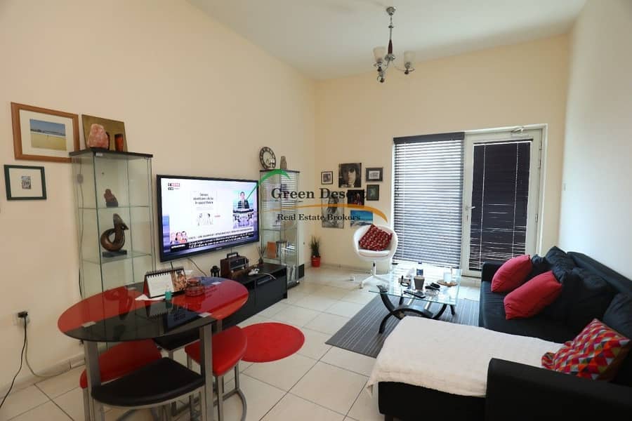 Fully Furnished Middle Unit 1 Bedroom Axis 4 Vacant