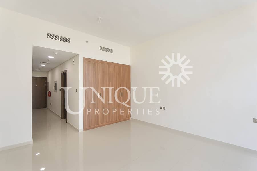 3 Spacious Layout | Well Maintained | Big Balcony
