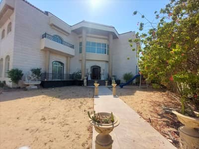 7 Bedroom Villa for Sale in Umm Suqeim, Dubai - Servant Quarters | Big Plot Villa | Private Pool