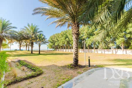 2 Bedroom Flat for Sale in Palm Jumeirah, Dubai - Vacant | Private Beach Access | Spacious