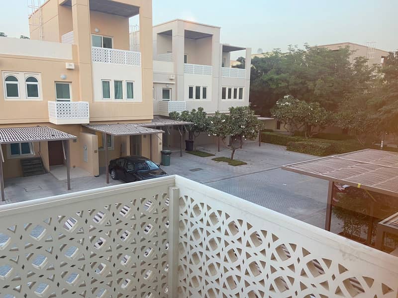 位于迪拜海滨区，巴德拉社区 2 卧室的联排别墅 1000000 AED - 5544829