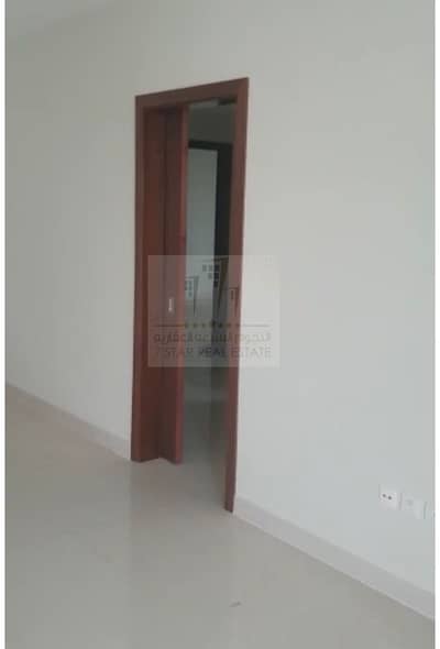 شقة 3 غرف نوم للبيع في النهدة، الشارقة - شقة بالقرب من مخرج دبي مع 2 موقف سيارة ببرج صحارى4