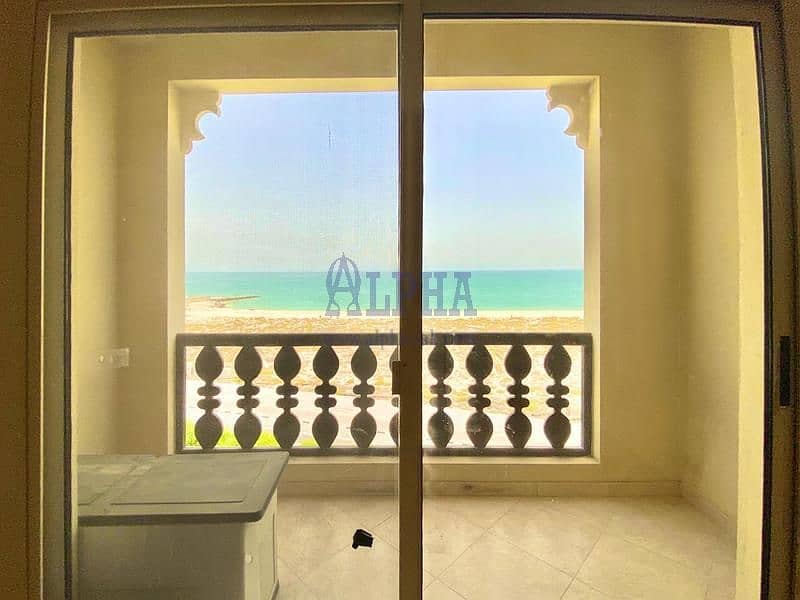 2 Unfurnished Studio - Luxurious Sea view!