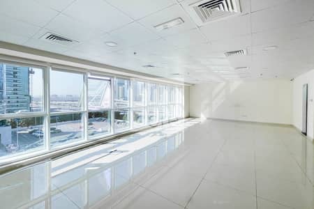 مکتب  للايجار في أبراج بحيرات الجميرا، دبي - Fitted office with partitions | Palladium
