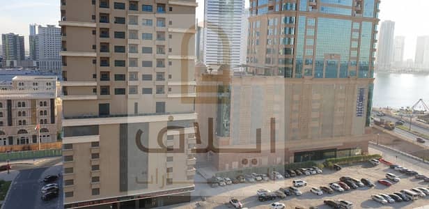 3 Bedroom Flat for Sale in Al Khan, Sharjah - Flat 3 rooms - Al Khan area - Riviera Tower - open view - Al Qasba view - full services