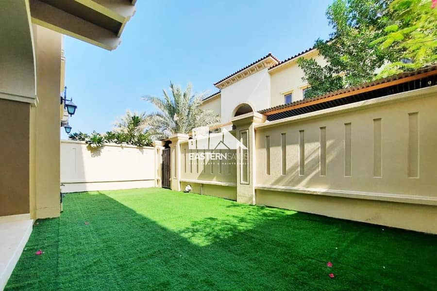 Huge Garden|Luxury  Lifestyle| Excellent Location