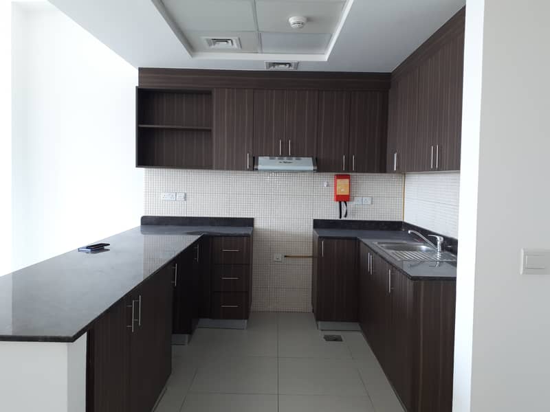 Spacious 1bhk with all facility in Dubai land area rent 36k in 4/6 cheque payment