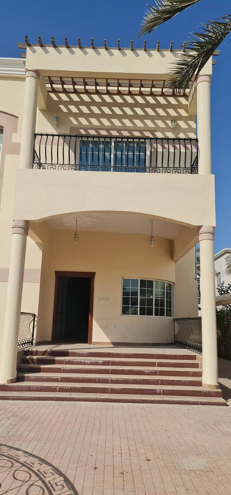 *** ENTICING OFFER- 4BHK Duplex Villa available in Halwan area, Sharjah ***