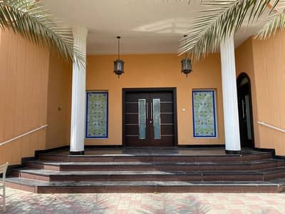 For sale villa in Al Mizhar one floor 3 bedrooms