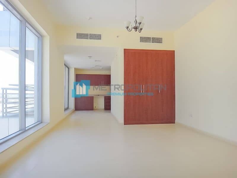 Large Layout | Bright and Spacious | Middle Floor