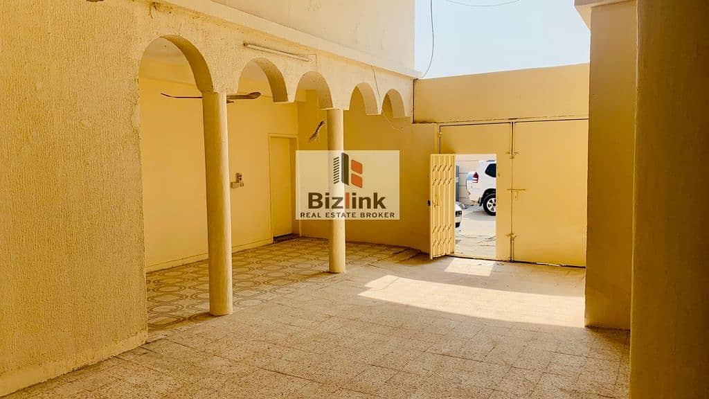 For sale villa in Sharjah in the Umm Khanour area, close to Ajman, close to the city center, close to the markets