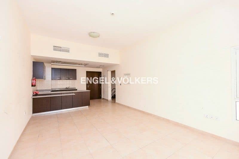 Investment Deal | Open Kitchen | Close to pool