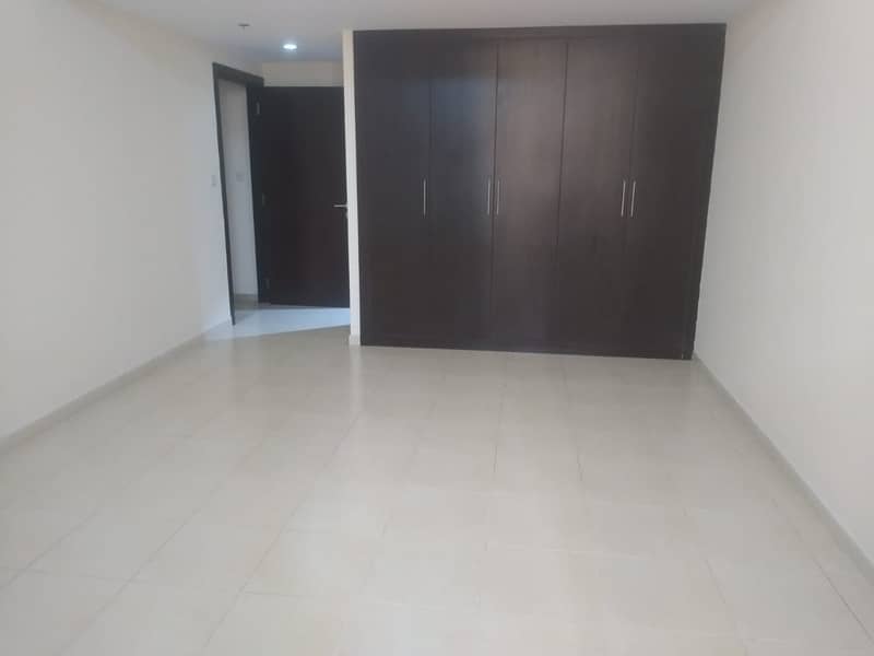 DEAL OF THE MONTH HUGE CHILLER FREE 2BHK(1300SQFT)+SEMI CLOSED KITCHEN +BALCONIES AVAILABLE IN 60,000 IN FLEXIBLE CHEQUES