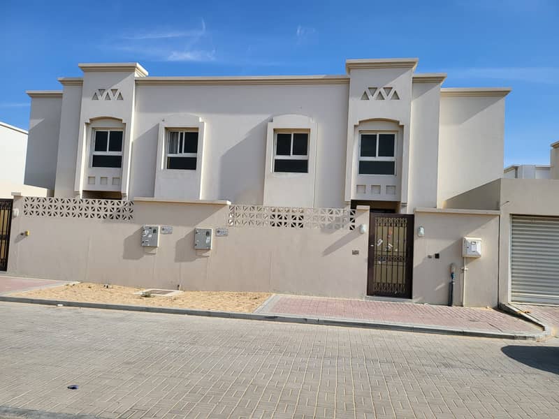 4 bedrooms villa for rent in Al Barashi in 85,000/year