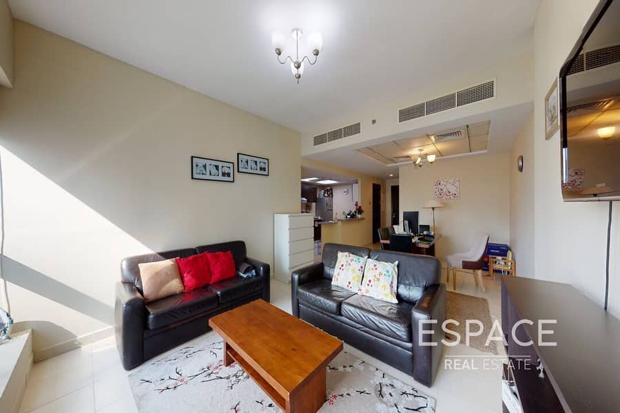 3 Keen To Sell | Sole Agent | Spacious Apartment