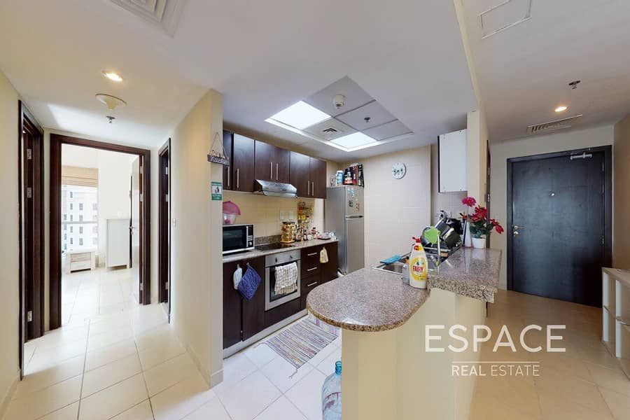 10 Keen To Sell | Sole Agent | Spacious Apartment
