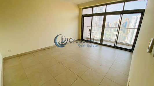 فلیٹ 2 غرفة نوم للايجار في أبراج بحيرات الجميرا، دبي - شقة في جلوبال ليك فيو مجمع E أبراج بحيرات الجميرا 2 غرف 70000 درهم - 5611549