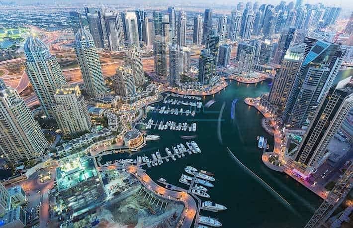 位于迪拜码头，迪拜滨海漫步区 的住宅楼 299000000 AED - 5487033