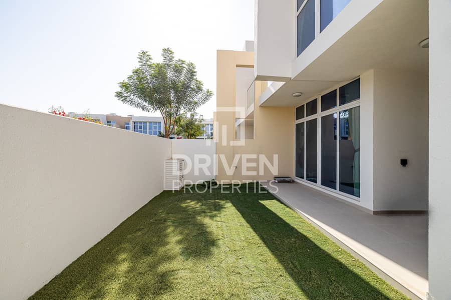 8 Brand New | Furnished Spacious Townhouse