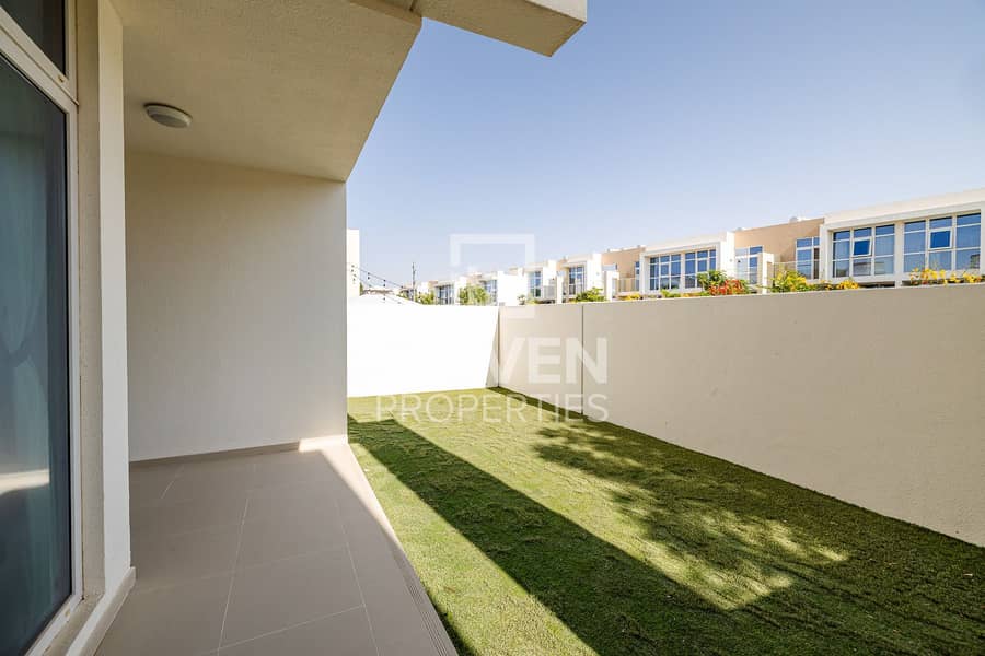 9 Brand New | Furnished Spacious Townhouse