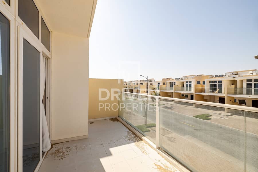 14 Brand New | Furnished Spacious Townhouse