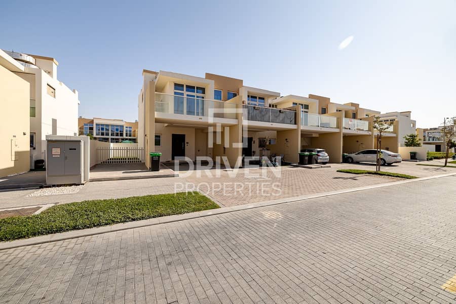 20 Brand New | Furnished Spacious Townhouse