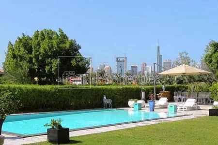 فیلا 5 غرف نوم للبيع في جزر جميرا، دبي - Furnished | Upgraded & Extended Land | Exclusive