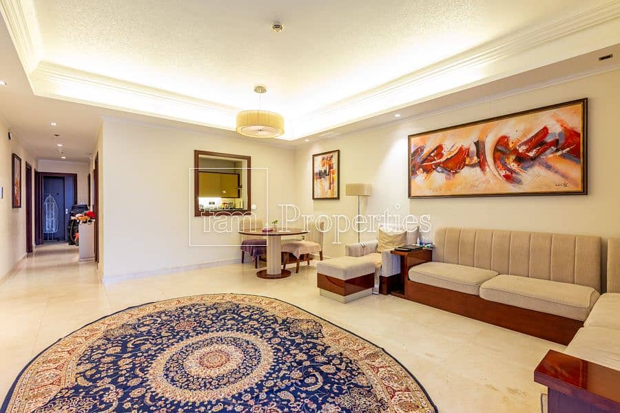 Luxurious apt with serviced amenities with garden