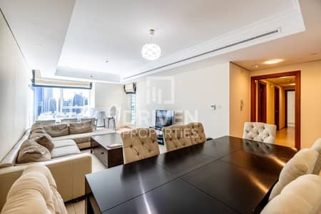 شقة 2 غرفة نوم للبيع في أبراج بحيرات الجميرا، دبي - High Floor and Furnished Apt | Lake View